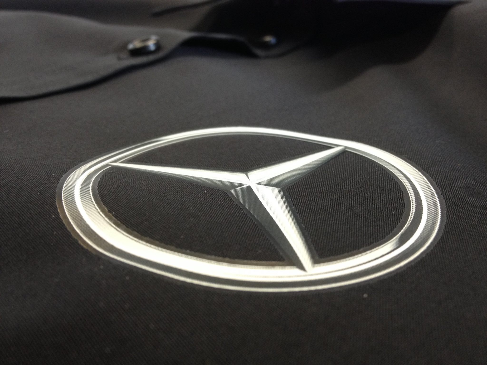 Digitaldruck Mercedes Stern auf Hemden